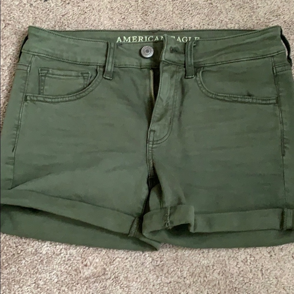 American eagle size 6 super stretch shorts